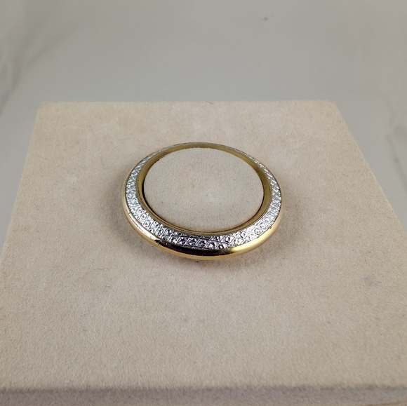 AUTHENTIC GUCCI GOLD DIAMOND CUT BEZEL FOR 1100/1200L/ GOOD CONDITION - Picture 5 of 6